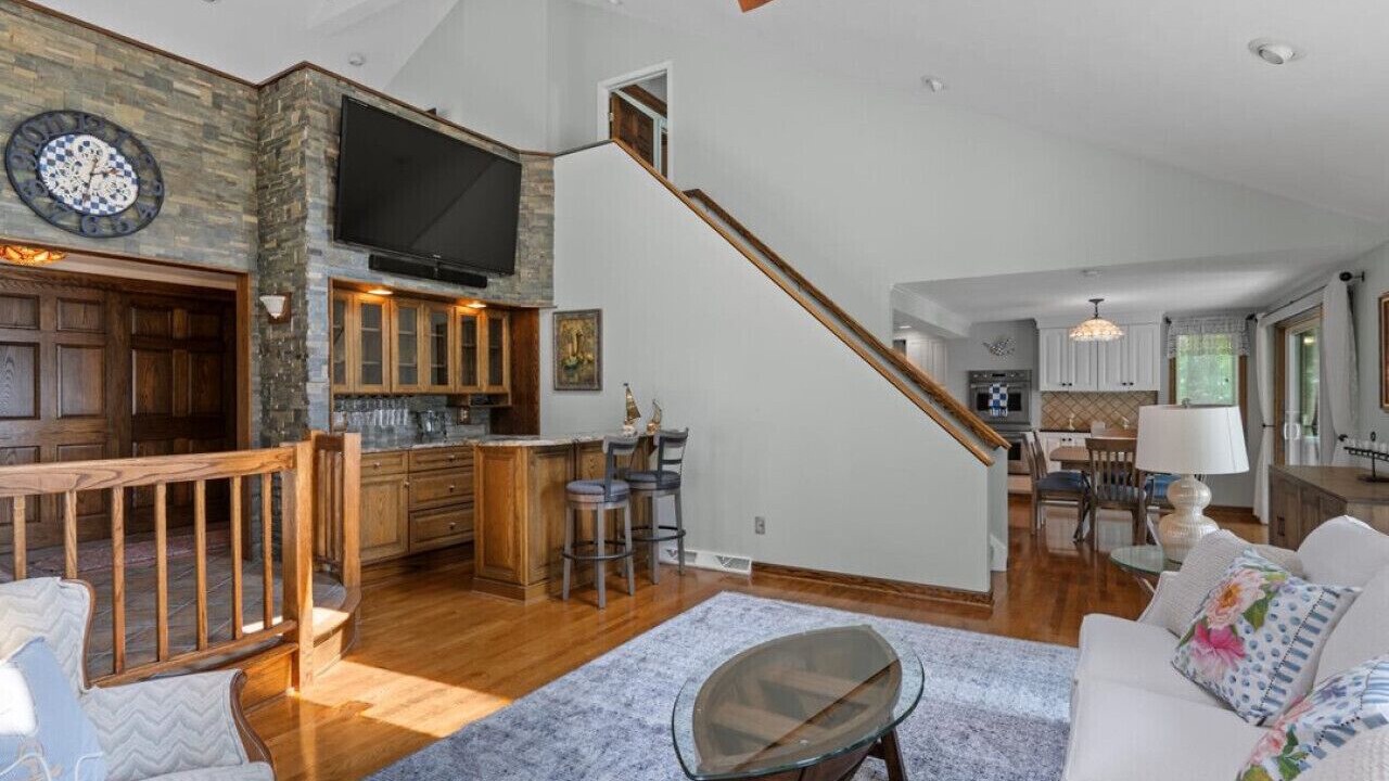 Photo of Livingroom in Skaneateles