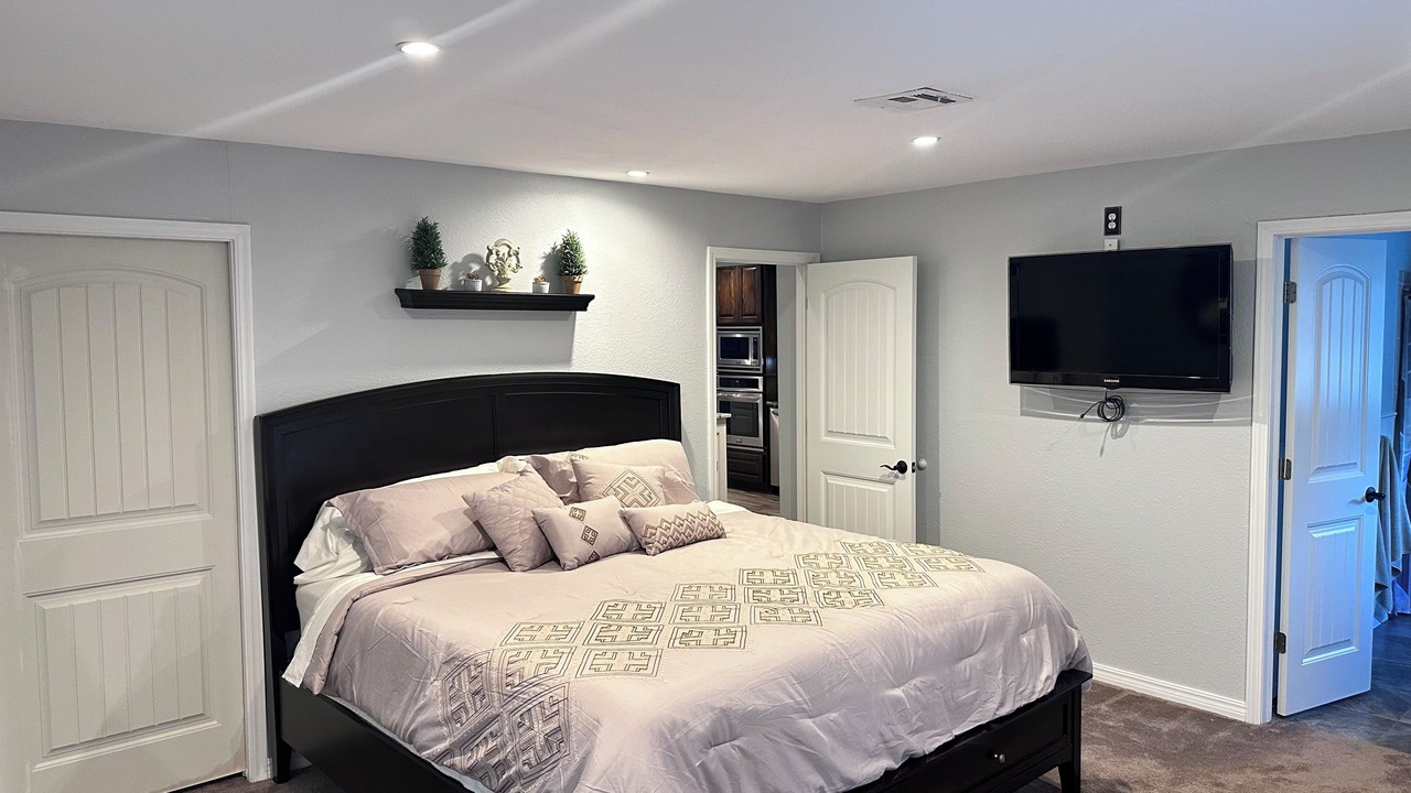 Photo of Bedroom in Sulphur