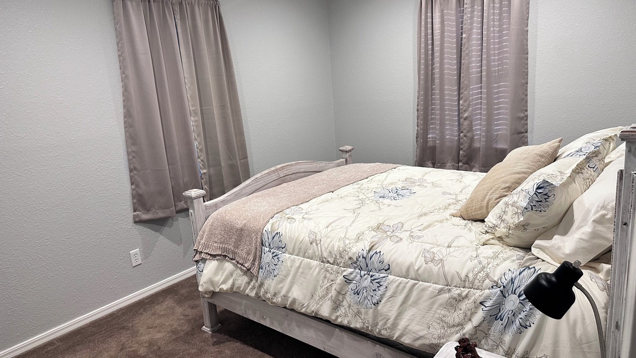 Photo of Bedroom in Sulphur
