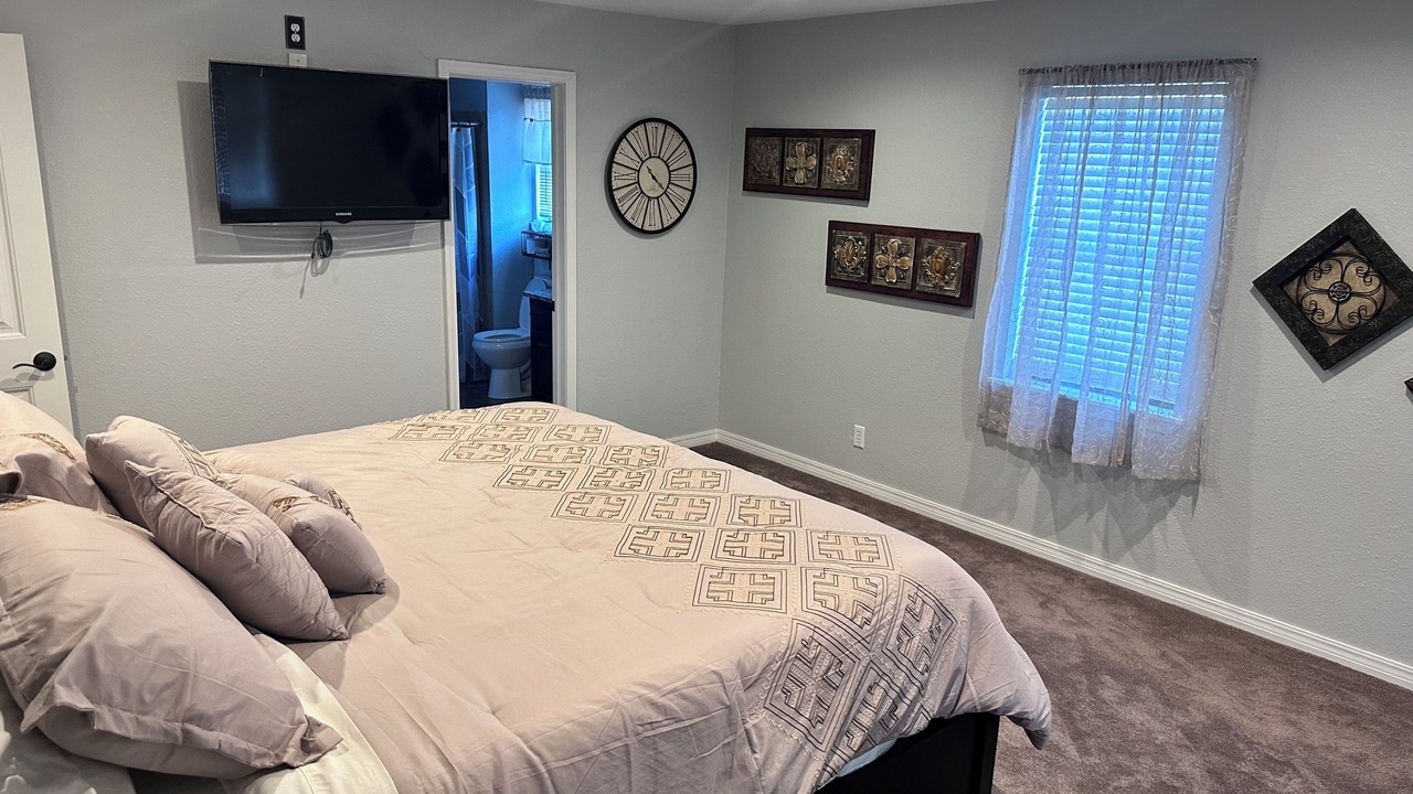 Photo of Bedroom in Sulphur