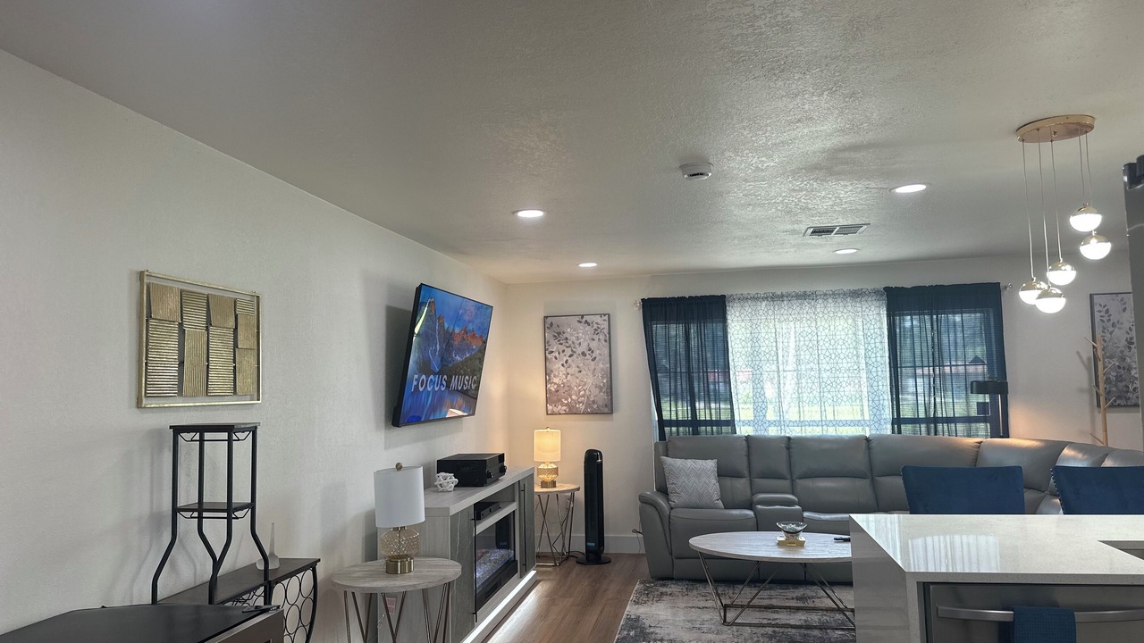 Photo of Livingroom in Lutz