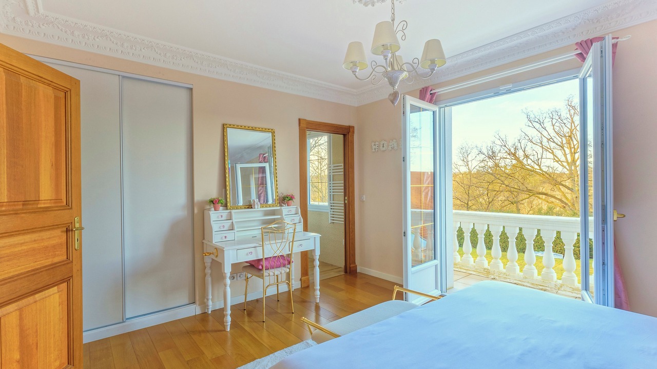 Photo of Bedroom in Poigny la Foret
