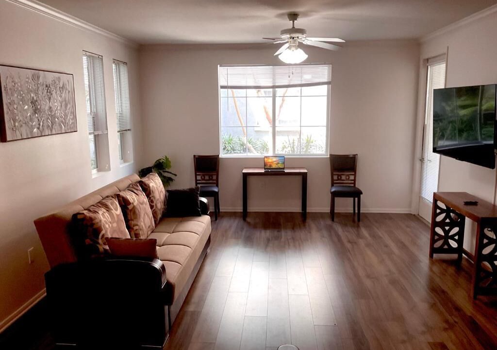 Photo of Livingroom in Del Rey