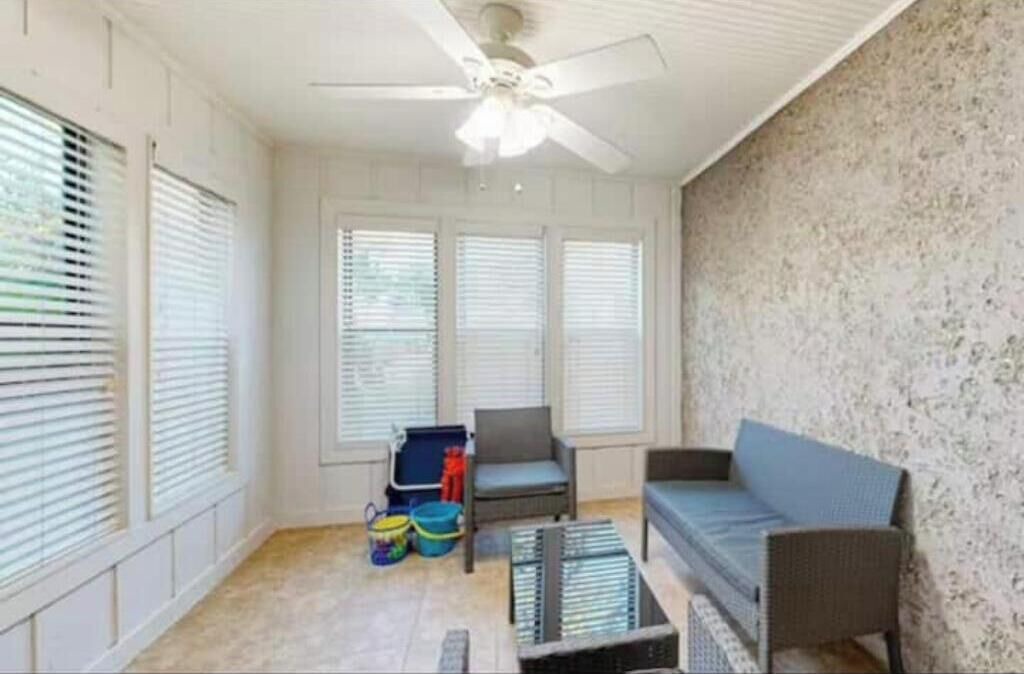 Photo of Others in Saint Simons Heights