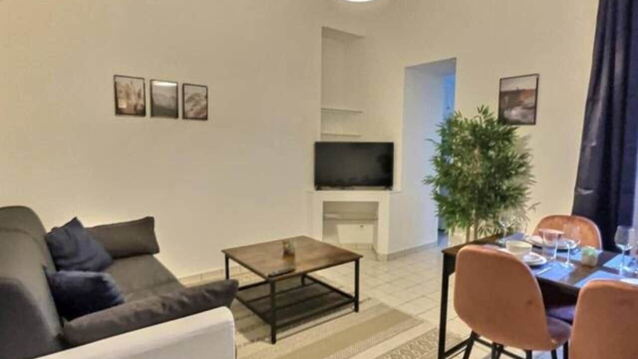 Photo of Livingroom in Miroir - Batignolles