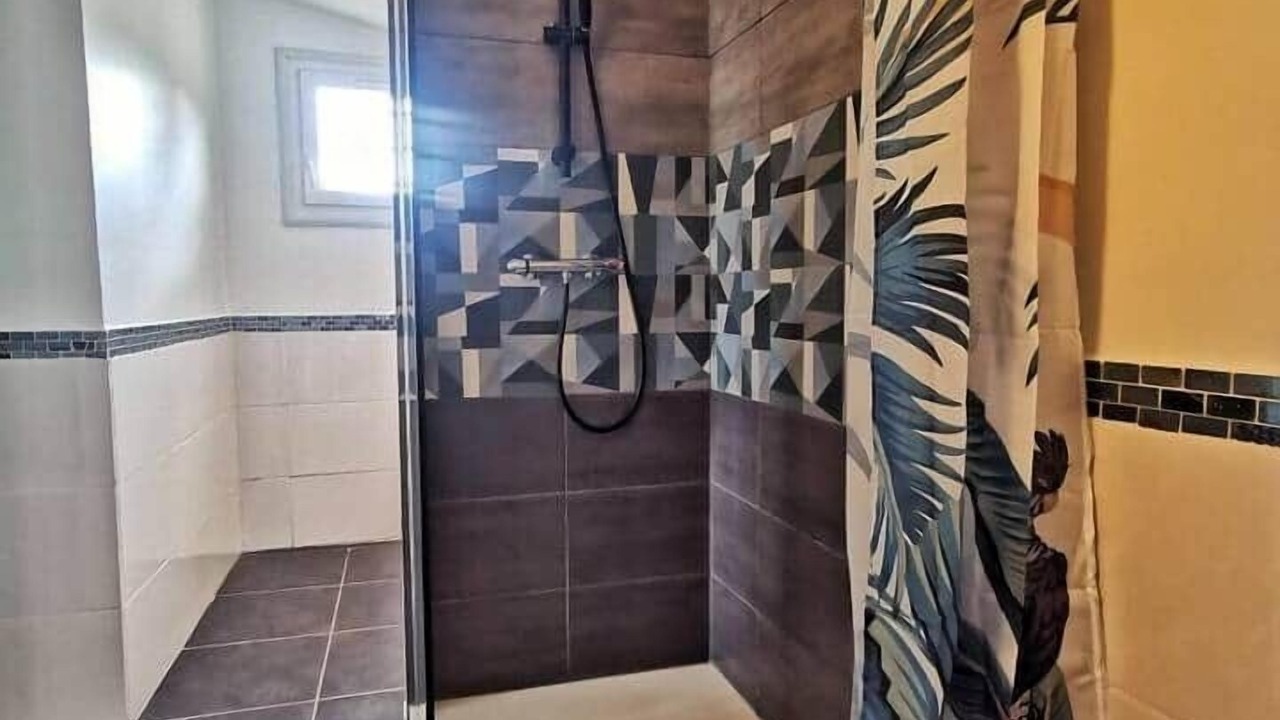 Photo of Bathroom in Le Mans