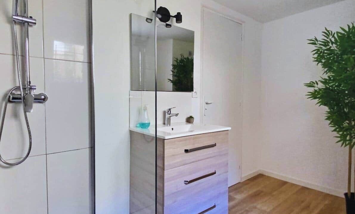 Photo of Bathroom in Les Hauts de Saint-Aubin