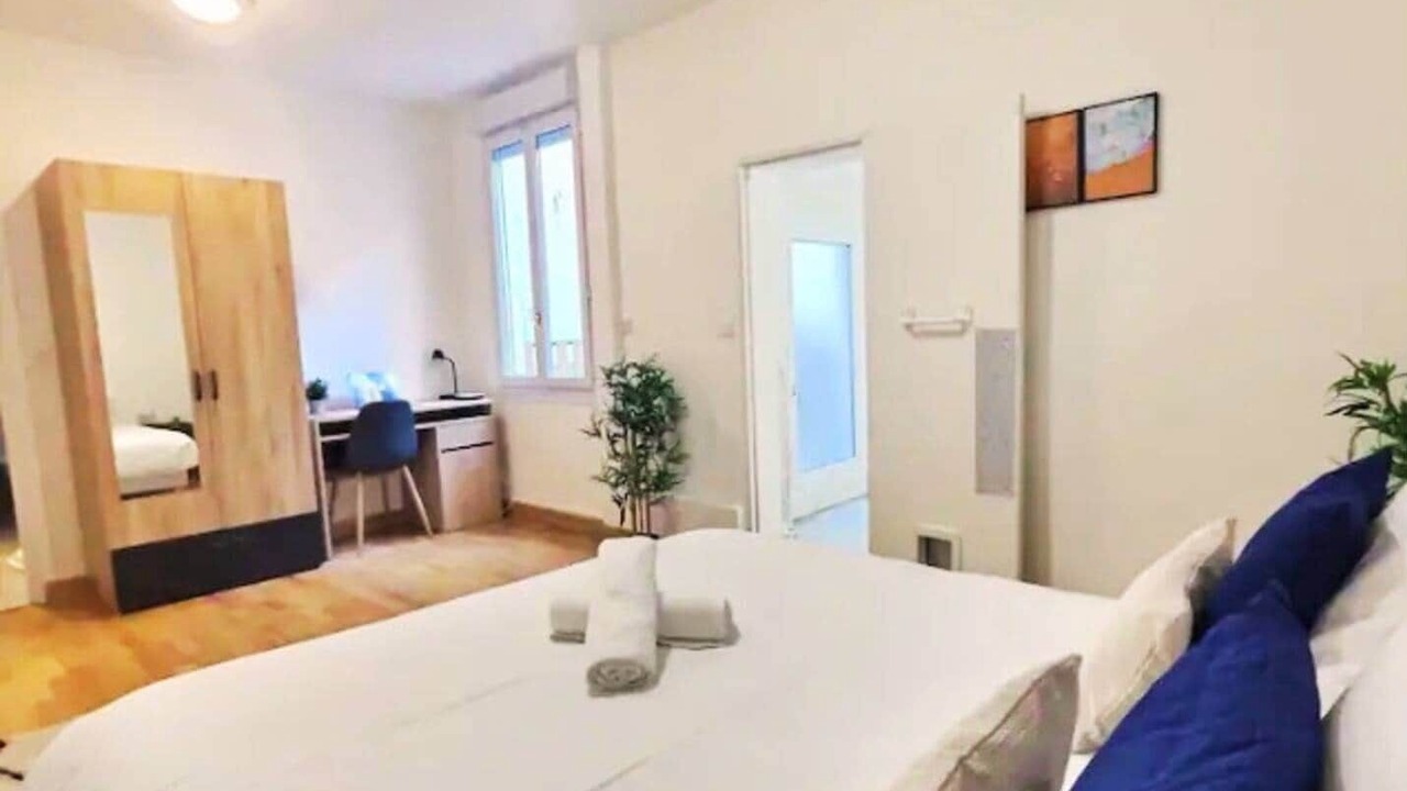 Photo of Bedroom in Downtown Angers