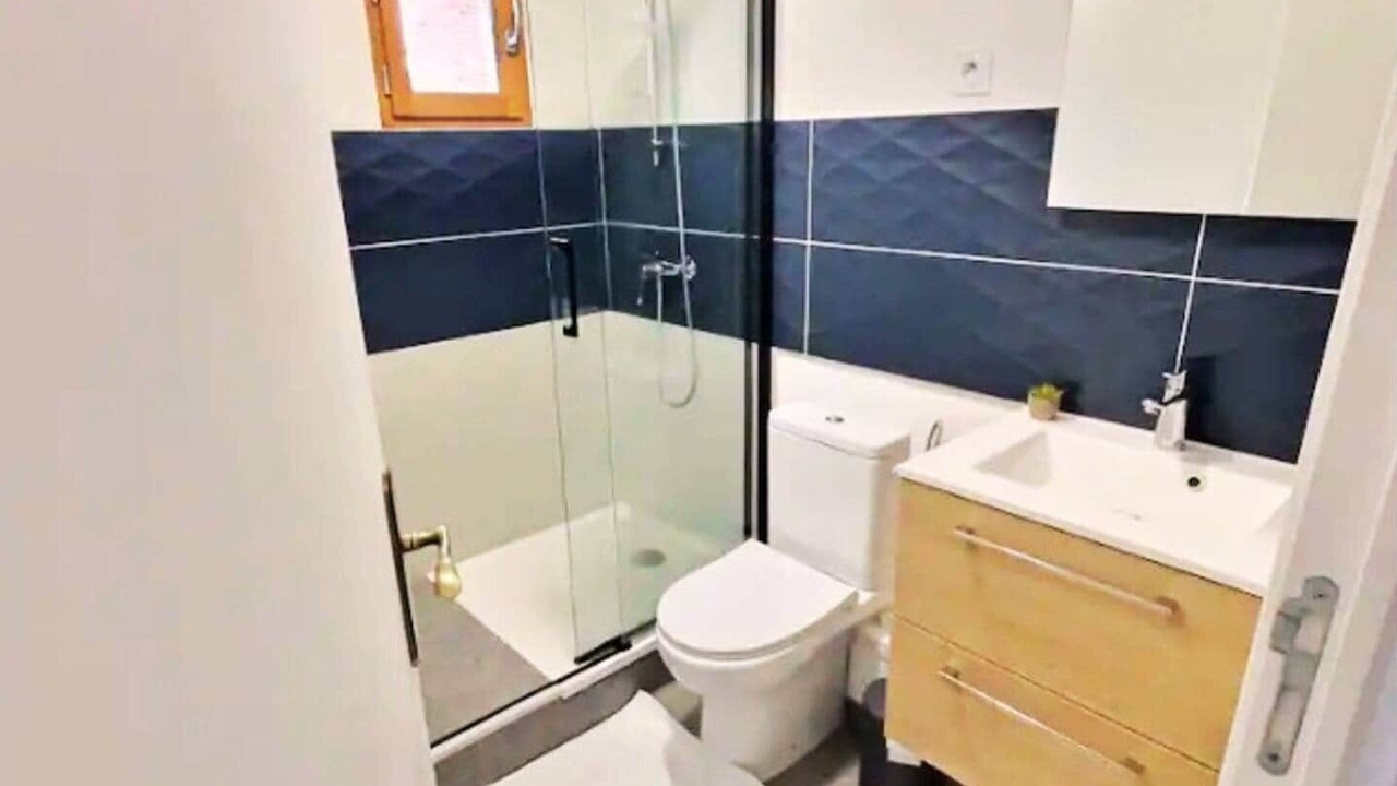 Photo of Bathroom in Downtown Angers