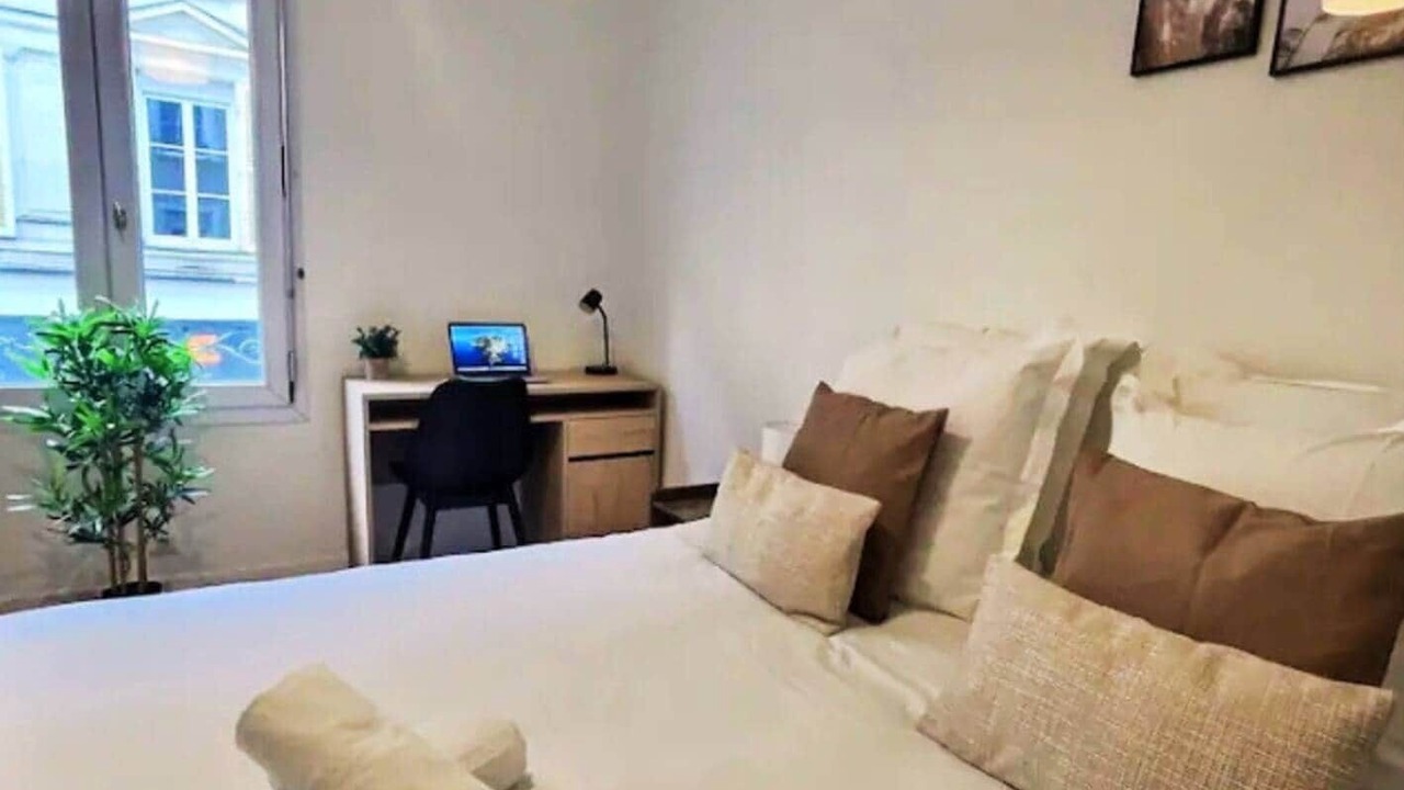 Photo of Bedroom in Downtown Angers
