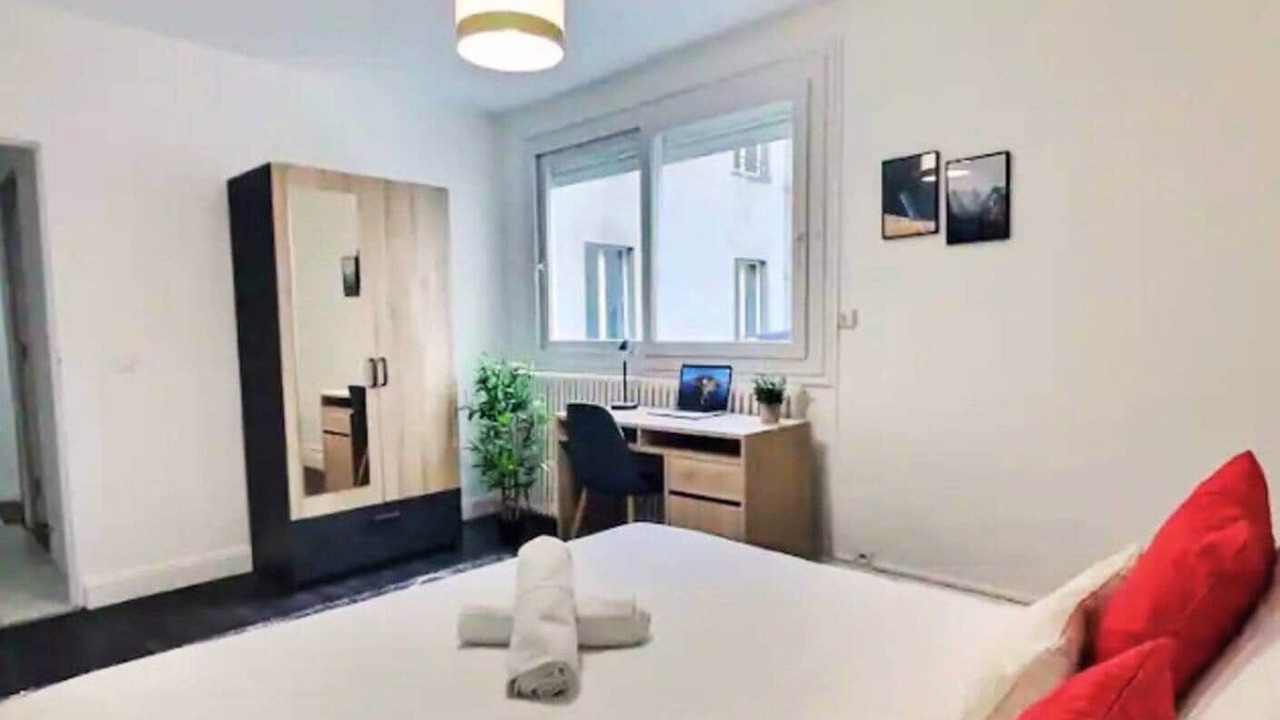 Photo of Bedroom in Downtown Angers