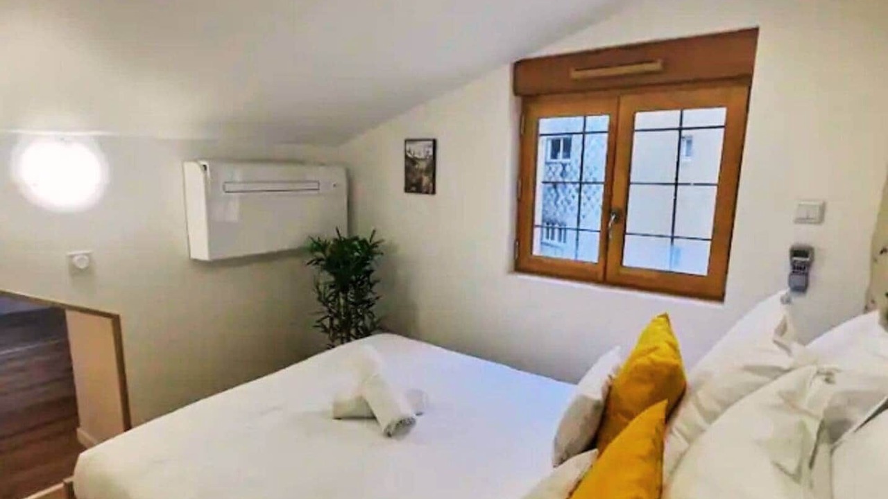 Photo of Bedroom in Downtown Angers