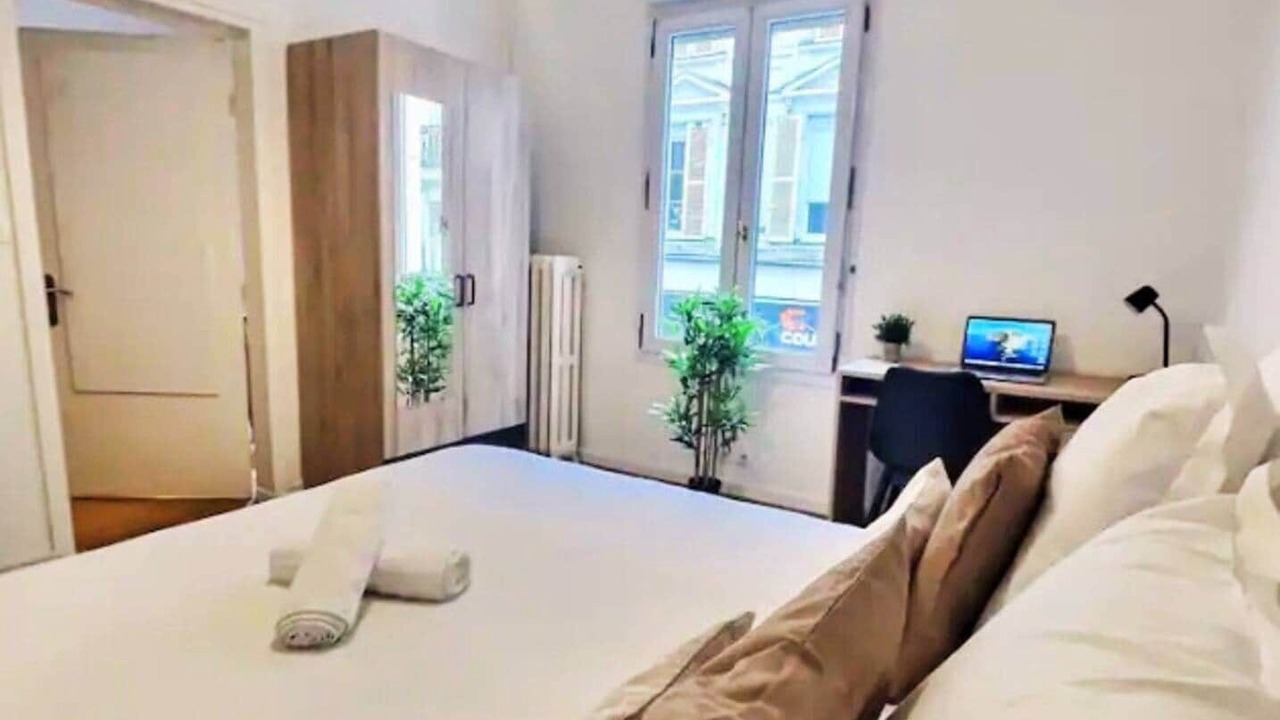 Photo of Bedroom in Downtown Angers