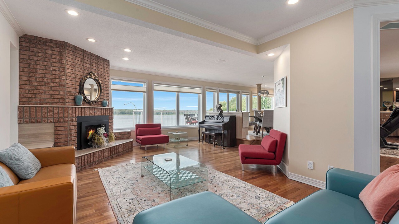 Photo of Livingroom in Ottawa Division
