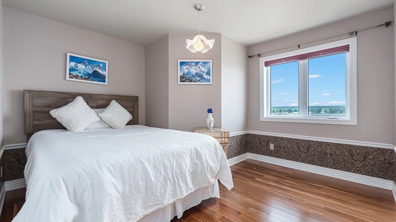 Photo of Bedroom in Ottawa Division