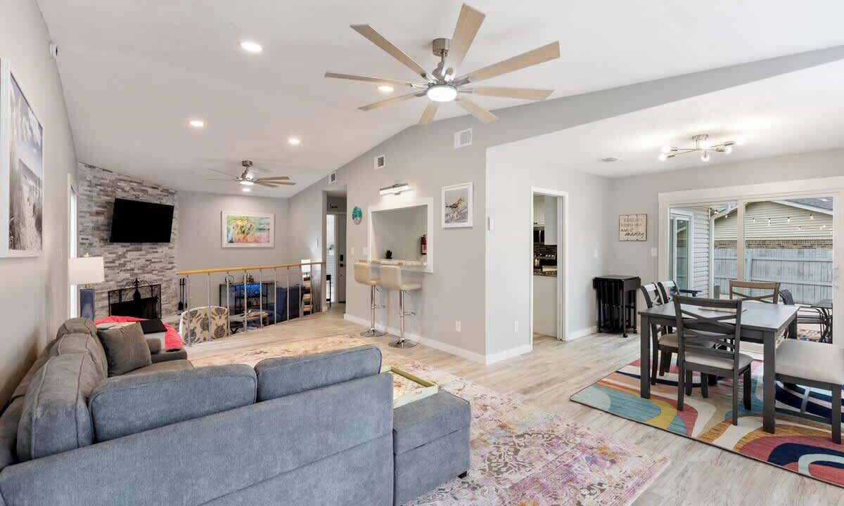 Photo of Livingroom in Ono Island