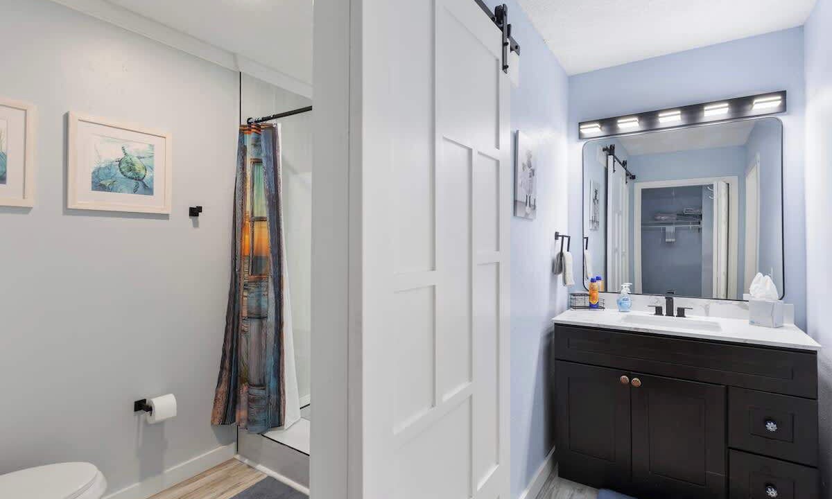 Photo of Bathroom in Ono Island