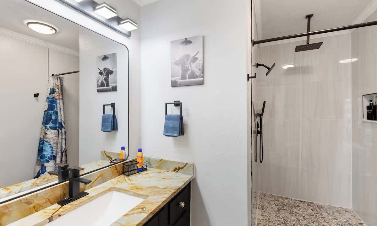 Photo of Bathroom in Ono Island