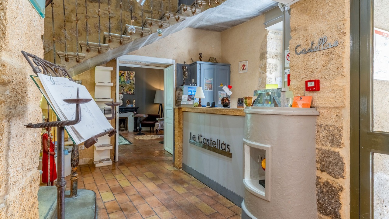 Photo of Others in Collias