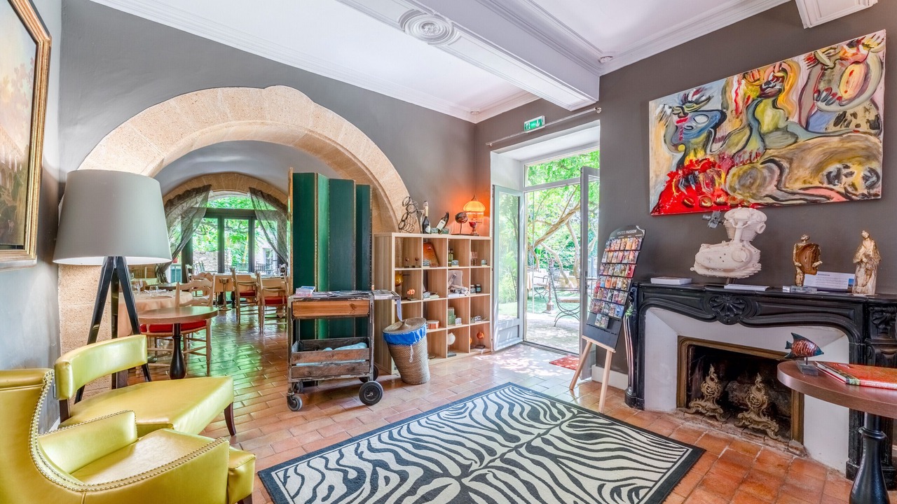 Photo of Others in Collias