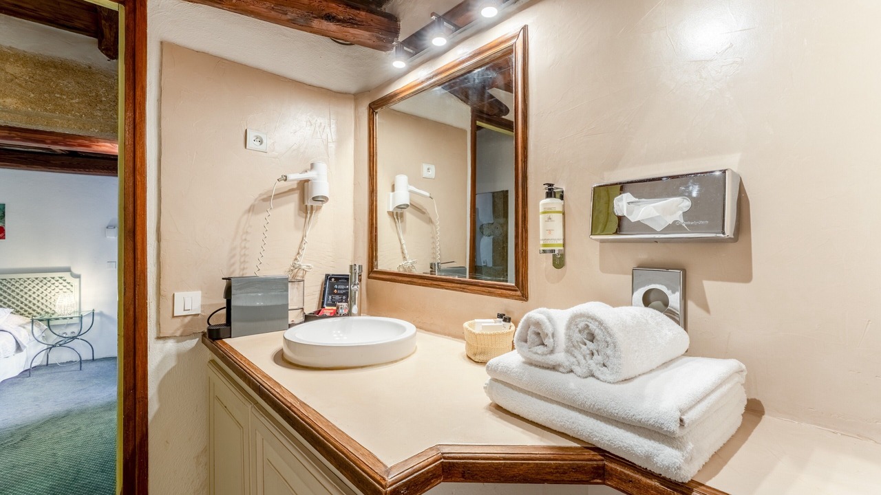 Photo of Bathroom in Collias