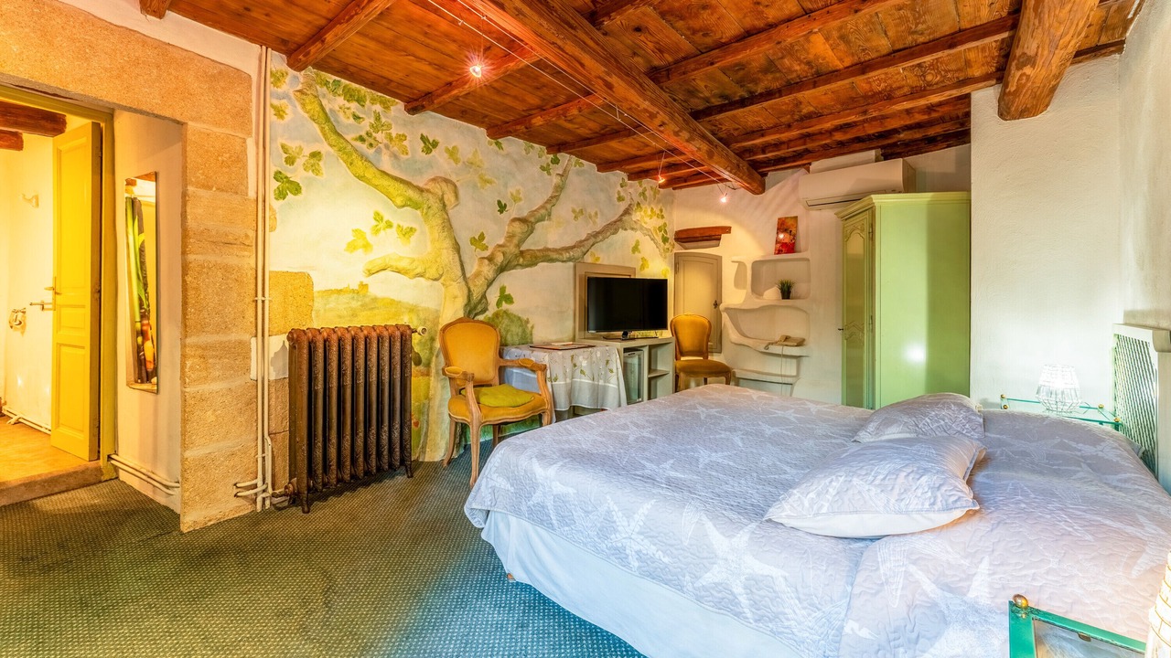 Photo of Bedroom in Collias