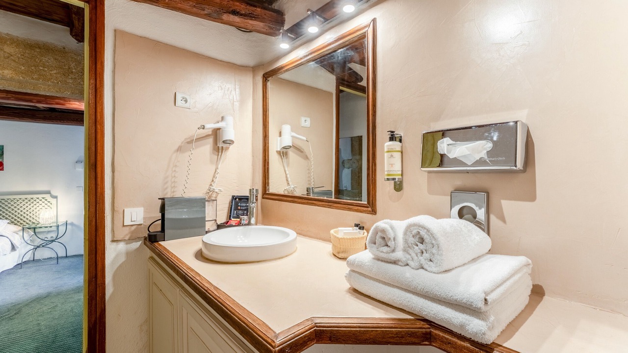 Photo of Bathroom in Collias