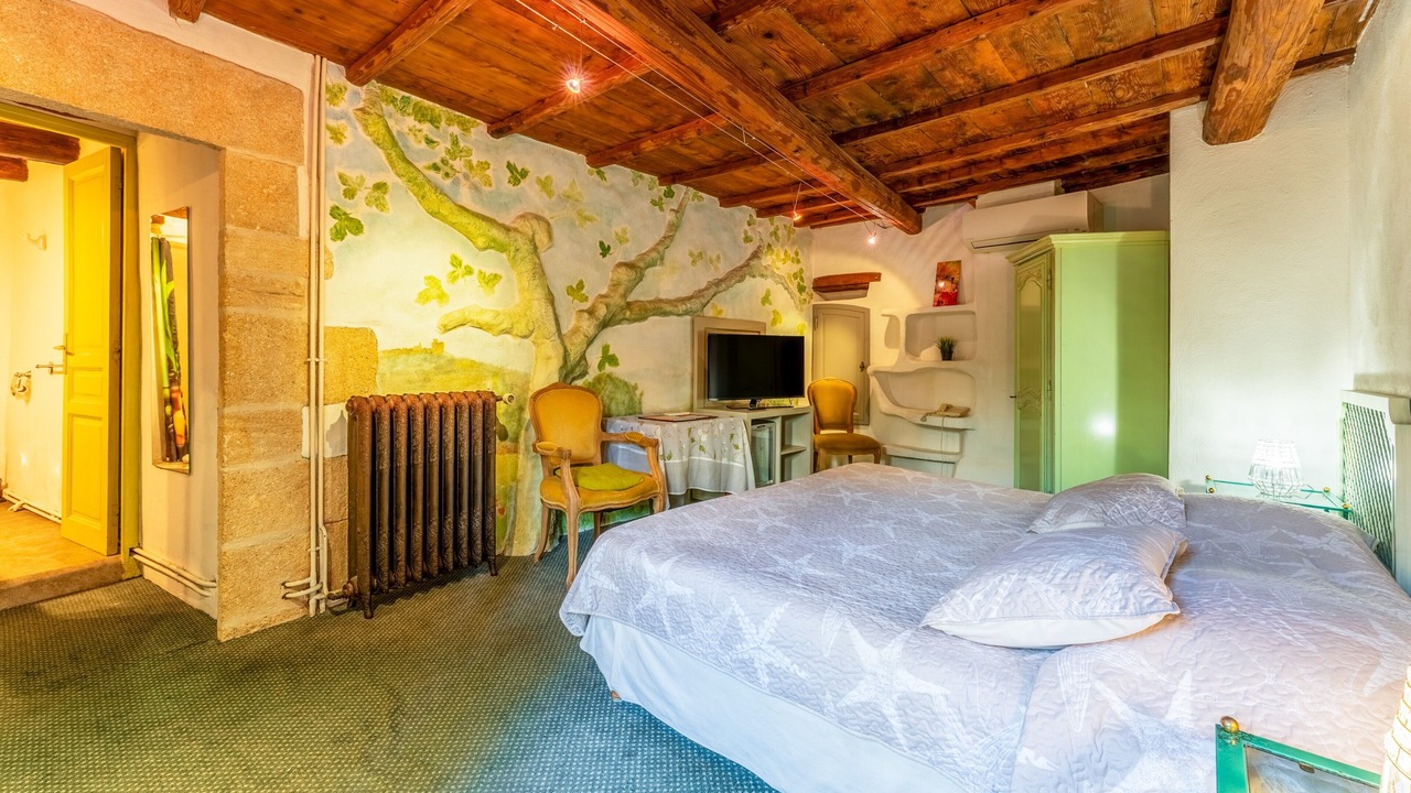 Photo of Bedroom in Collias