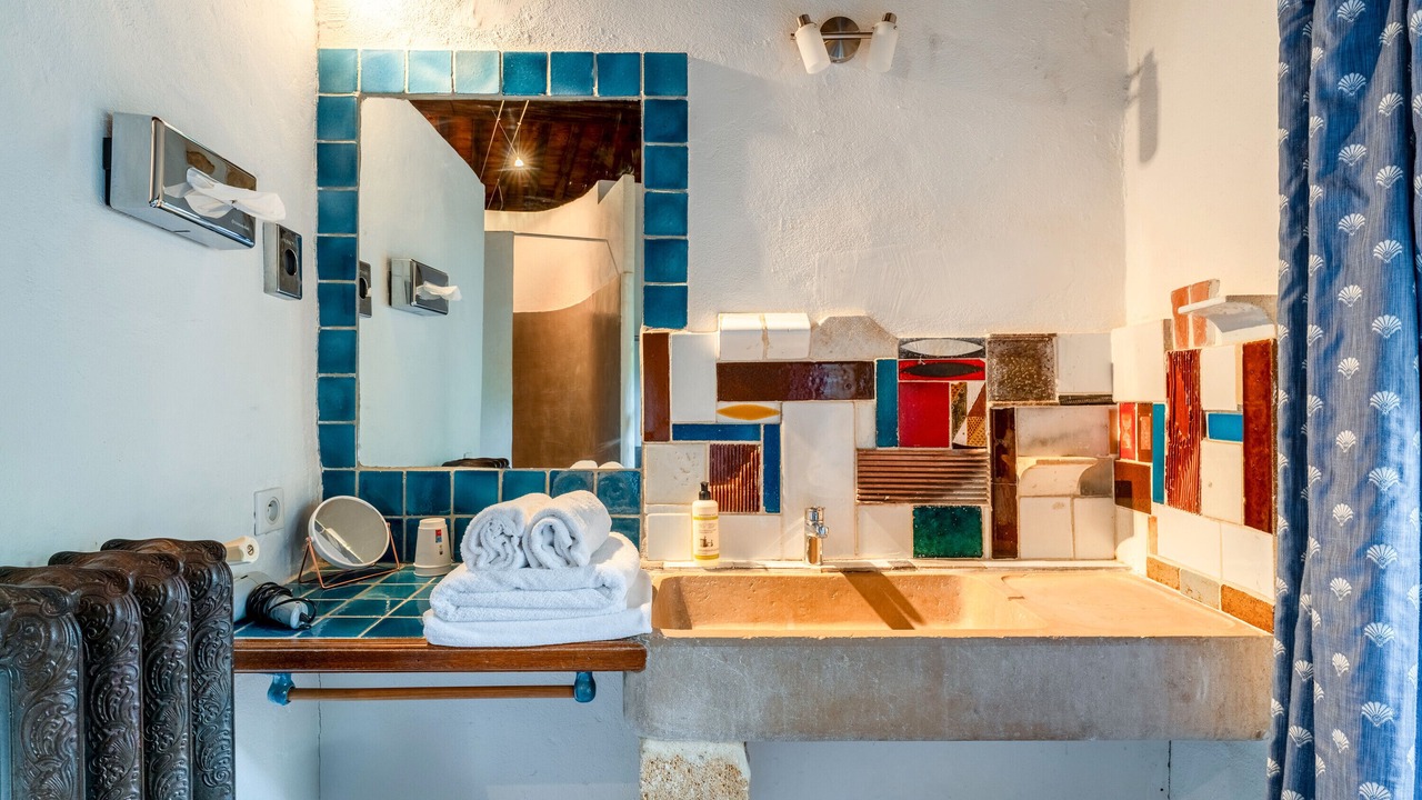 Photo of Bathroom in Collias