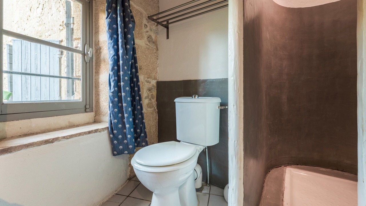 Photo of Bathroom in Collias