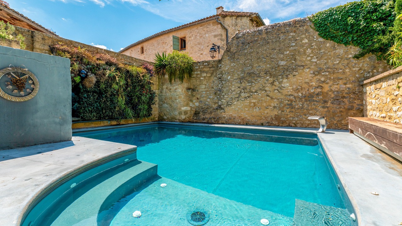 Photo of Outdoor in Collias