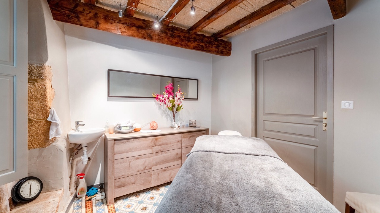 Photo of Others in Collias