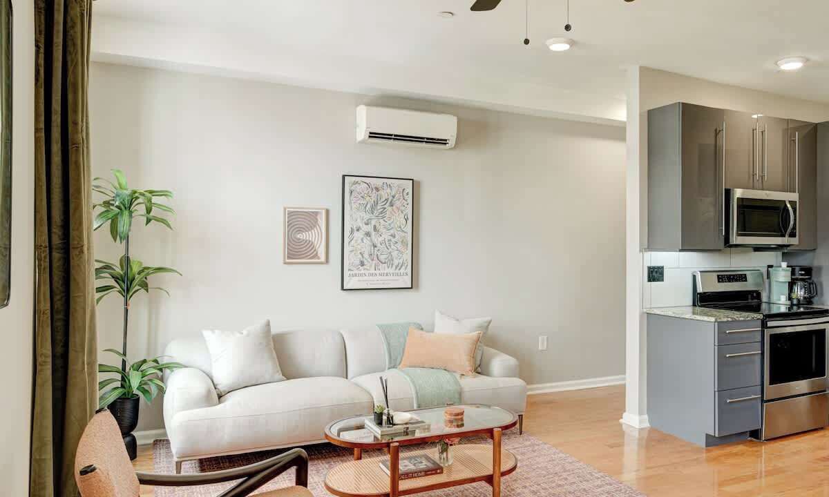 Photo of Livingroom in Rittenhouse Row