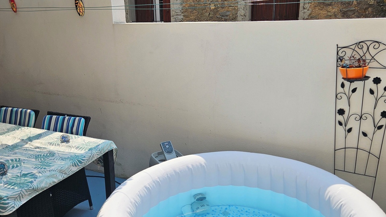 Photo of Patio Balcony in Lezignan-Corbieres