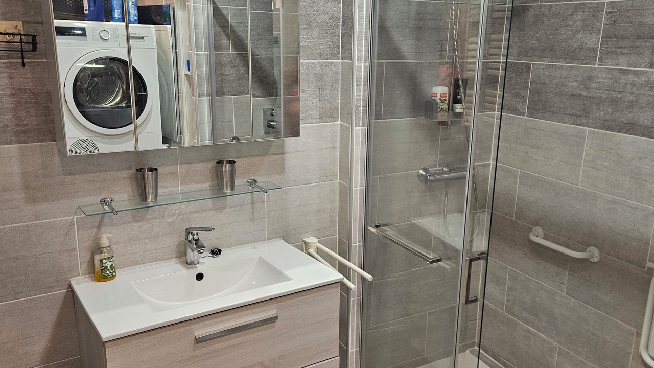 Photo of Bathroom in Lezignan-Corbieres
