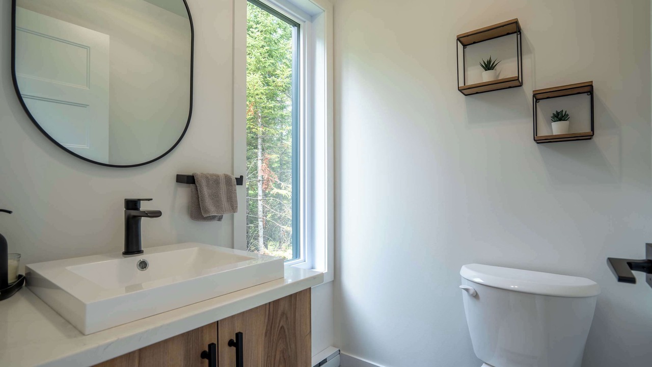 Photo of Bathroom in Lac-Swell