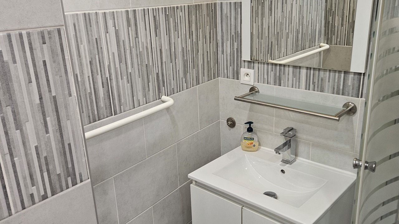 Photo of Bathroom in Lezignan-Corbieres