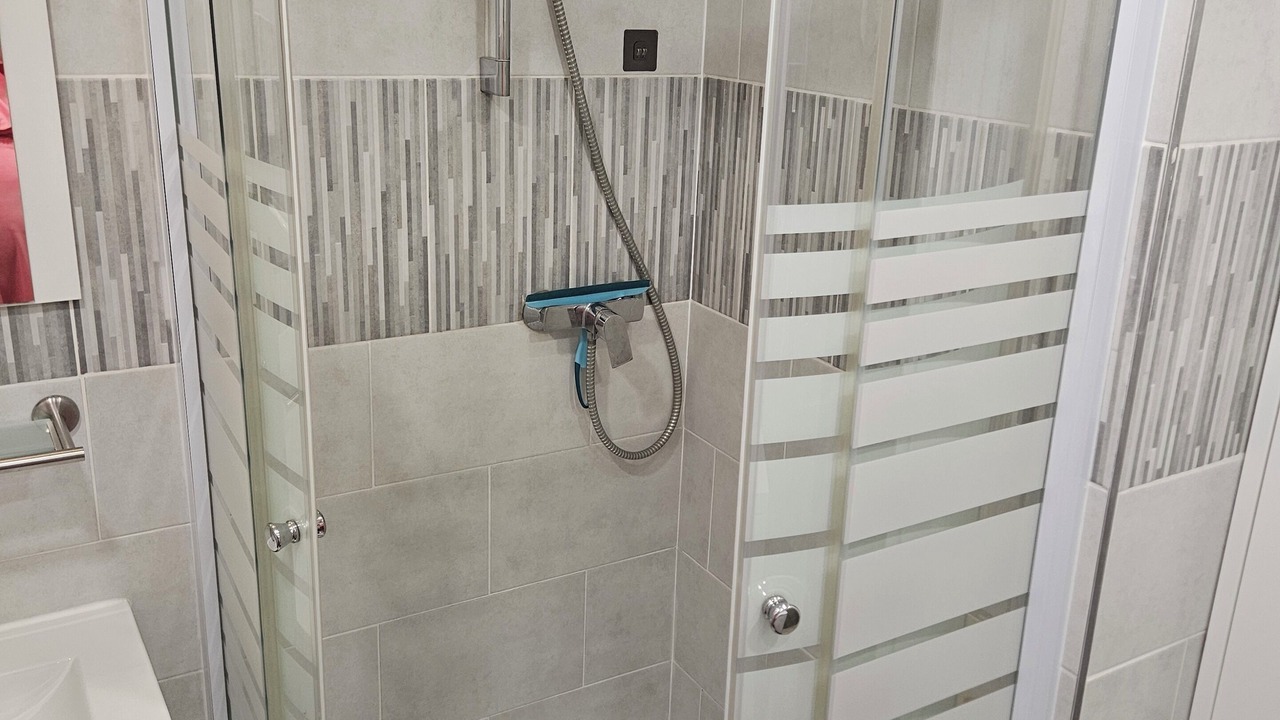 Photo of Bathroom in Lezignan-Corbieres
