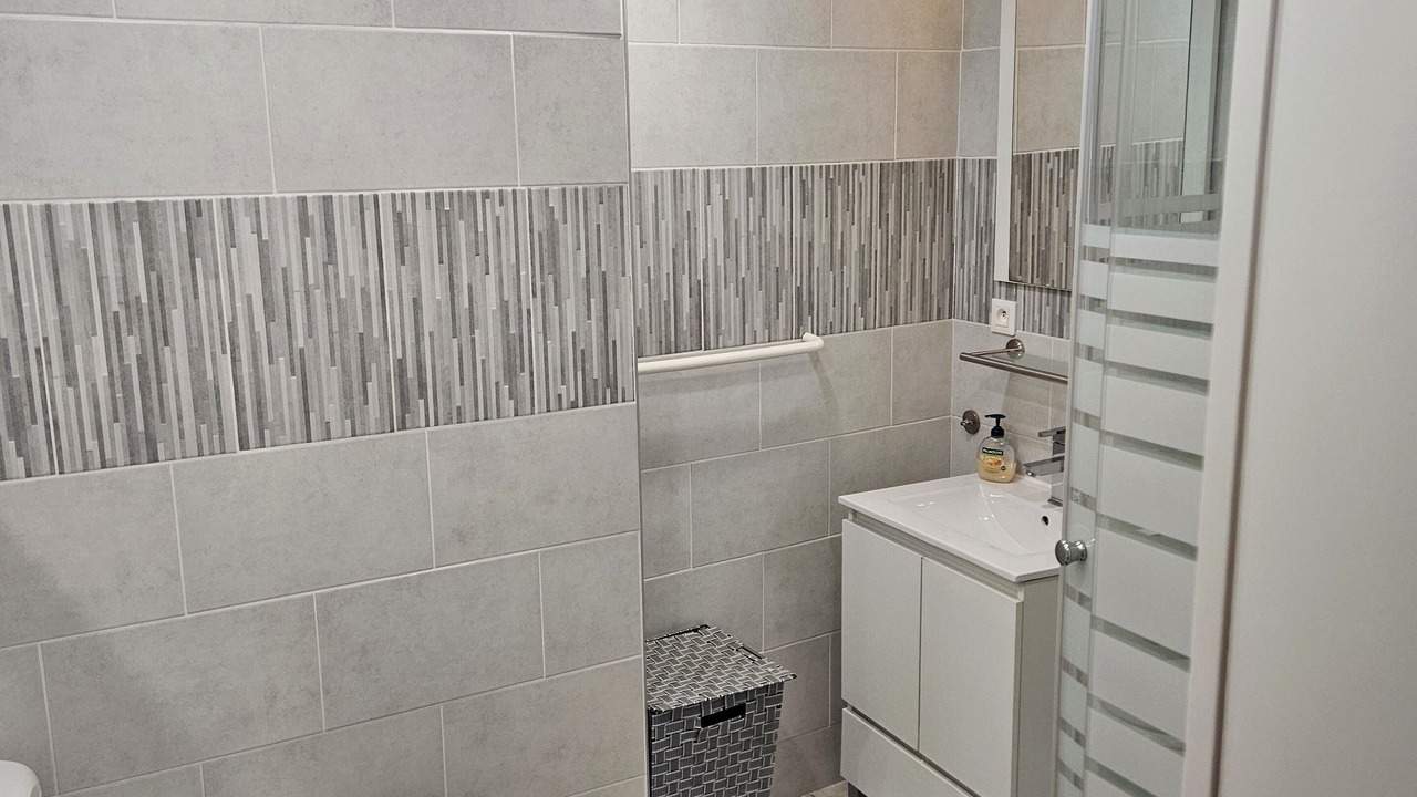 Photo of Bathroom in Lezignan-Corbieres