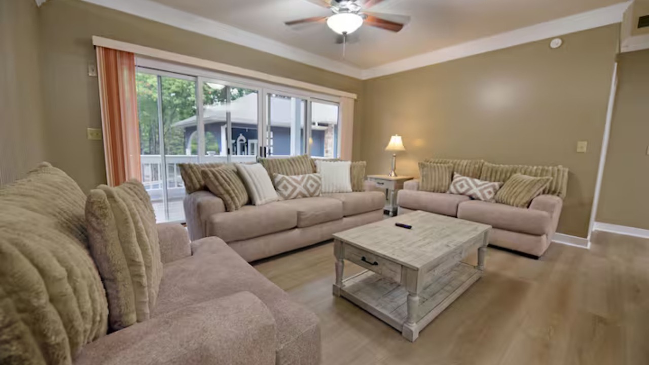 Photo of Livingroom in Ellijay