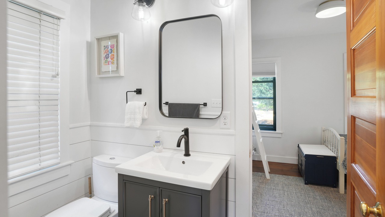 Photo of Bathroom in Oak Bluffs