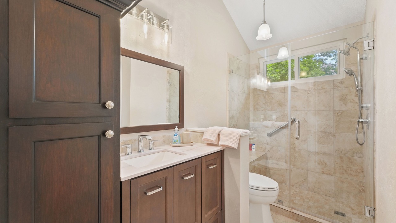 Photo of Bathroom in Grogan's Mill