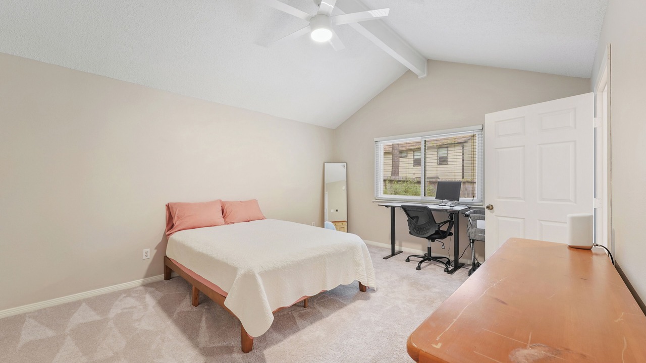 Photo of Bedroom in Grogan's Mill