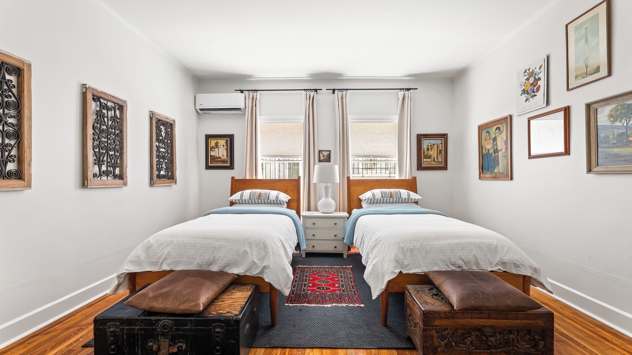 Photo of Bedroom in Mid City