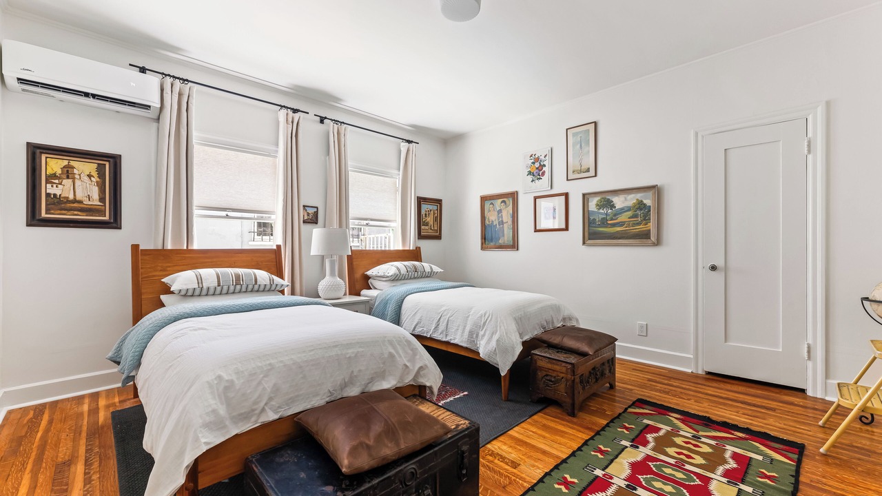 Photo of Bedroom in Mid City