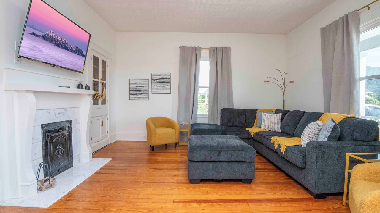 Photo of Livingroom in La Follette
