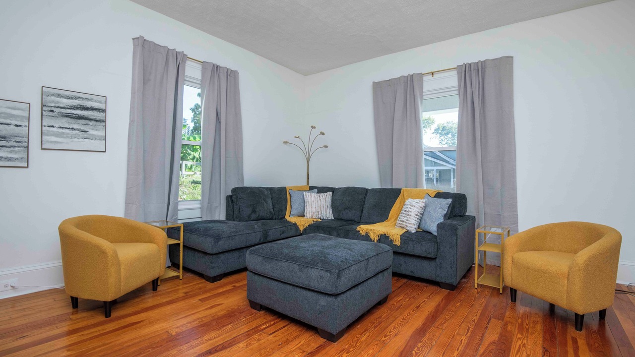 Photo of Livingroom in La Follette