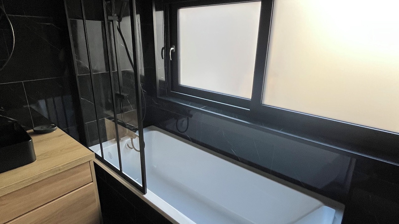 Photo of Bathroom in Calais City Center