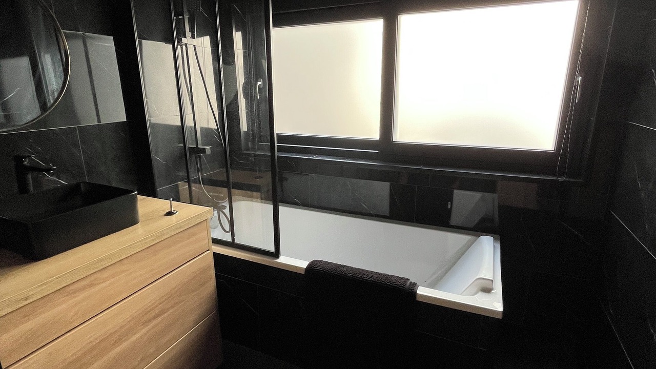 Photo of Bathroom in Calais City Center