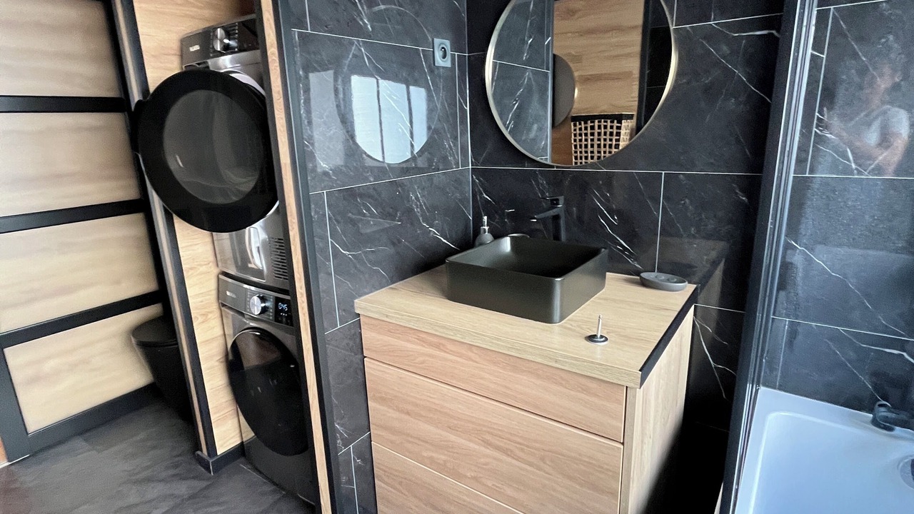 Photo of Bathroom in Calais City Center